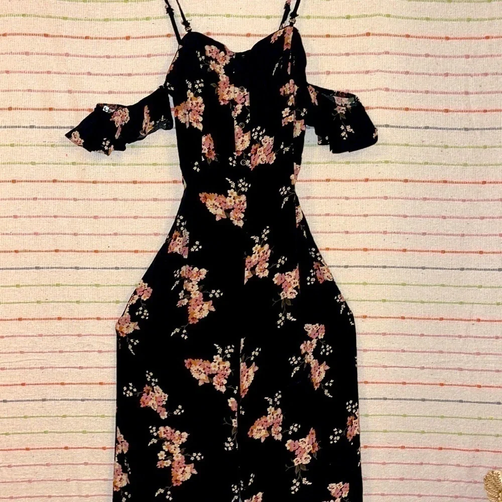 Wild Fable Black cold-shoulder jumpsuit. - Picture 4 of 11